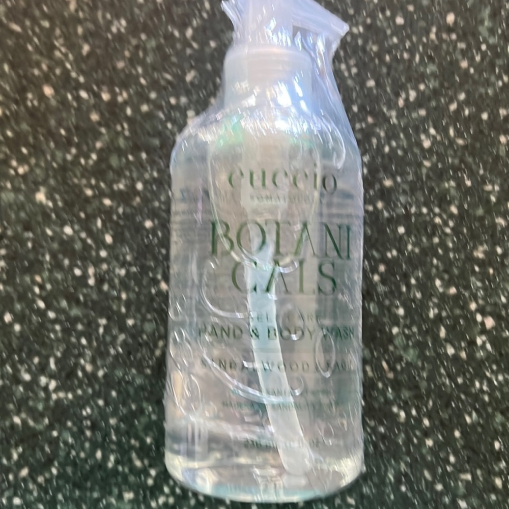 Cuccio Botanicals Hand & Body Wash